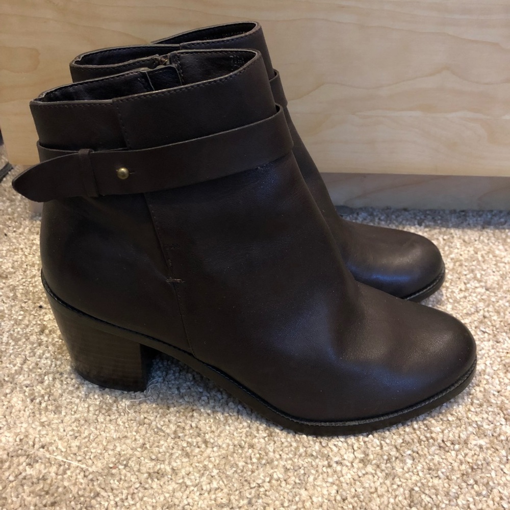 Women’s dark brown booties
